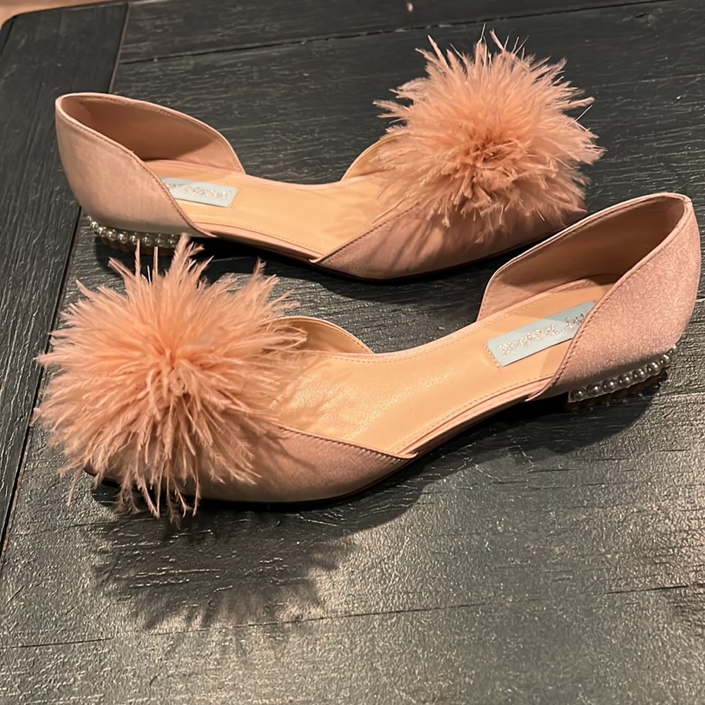 SB Anna Champagne Satin Betsey Johnson Blue never worn new in box wedding shoes